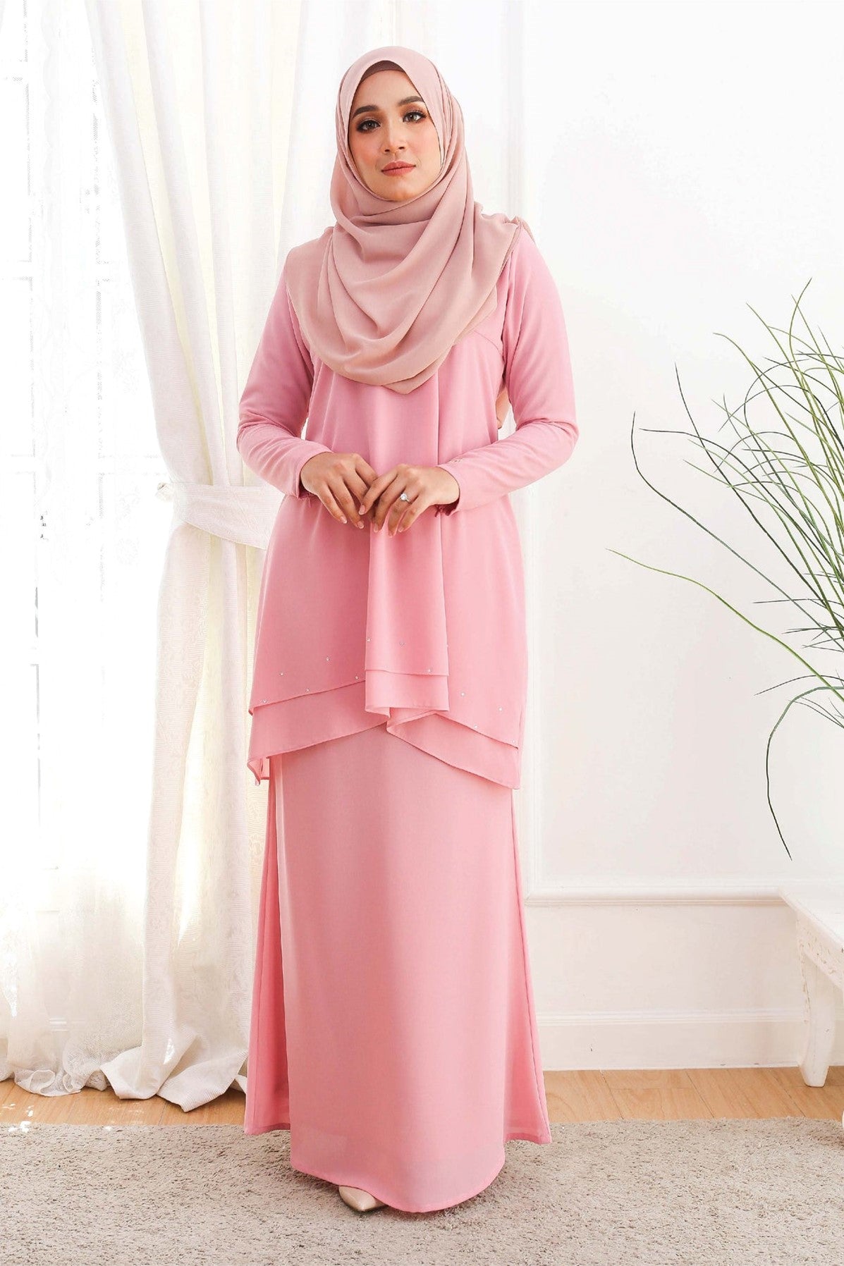 Baju Kurung Plain: Gaya Sederhana yang Tampil Elegant