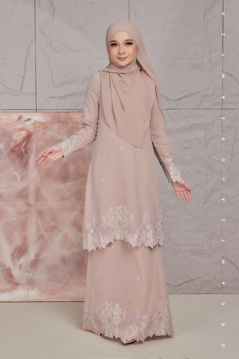 Aurelia Embroidered Chiffon Modern Kurung
