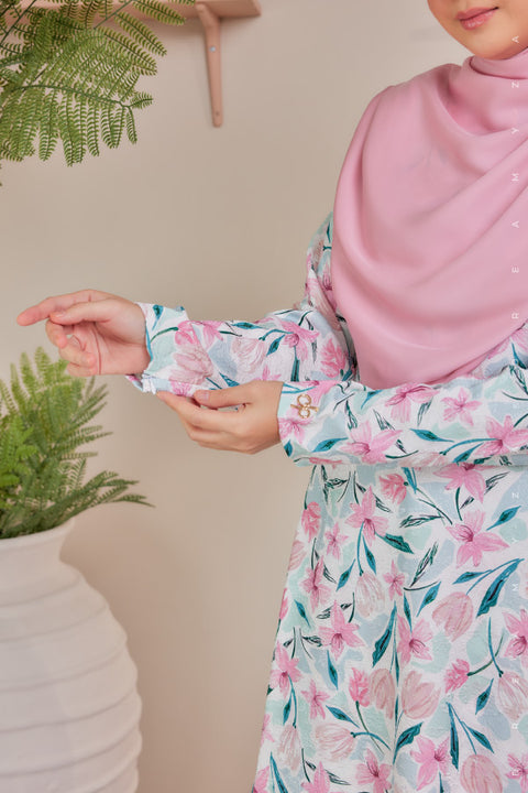 Alya Printed Riau Pahang Modern Kurung (Ironless).