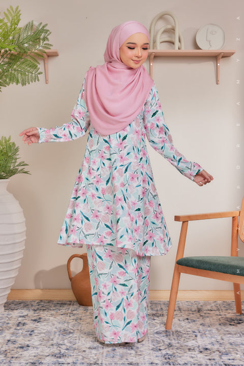 Alya Printed Riau Pahang Modern Kurung (Ironless).