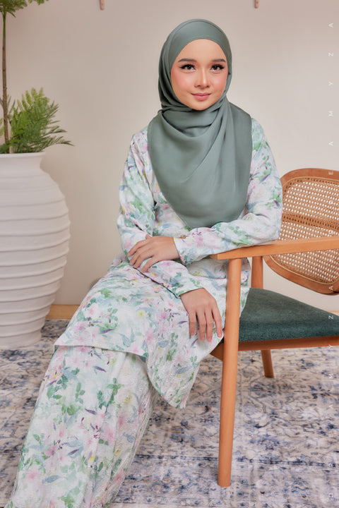 Alya Printed Riau Pahang Modern Kurung (Ironless)