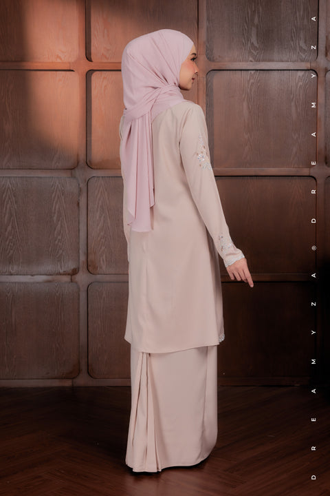 Elysian Bloom Embroidered Diamond Beads Riau Modern Kurung (PREORDER)