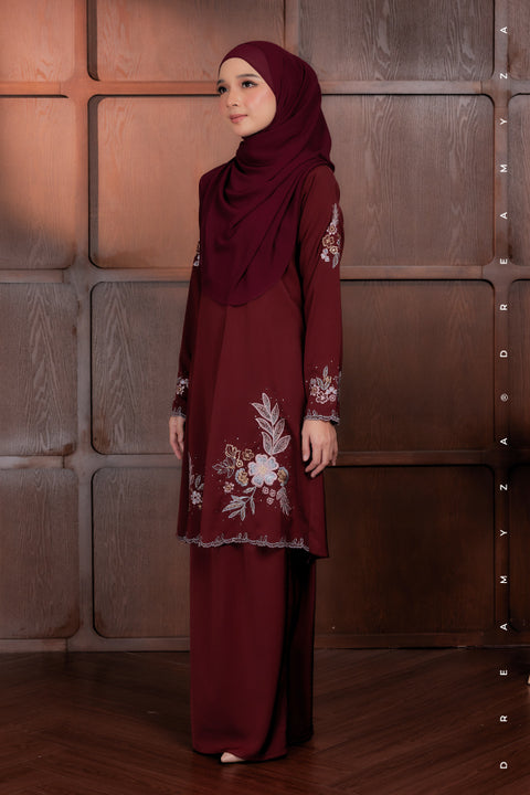 Elysian Bloom Embroidered Diamond Beads Riau Modern Kurung (PREORDER)