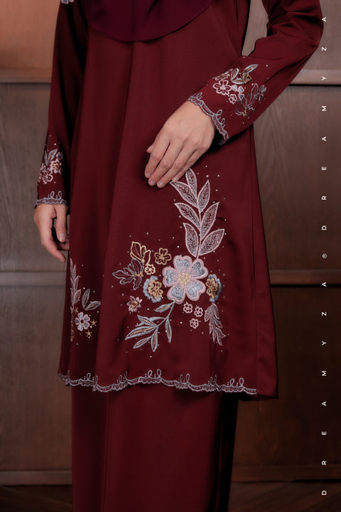 Elysian Bloom Embroidered Diamond Beads Riau Modern Kurung (PREORDER)