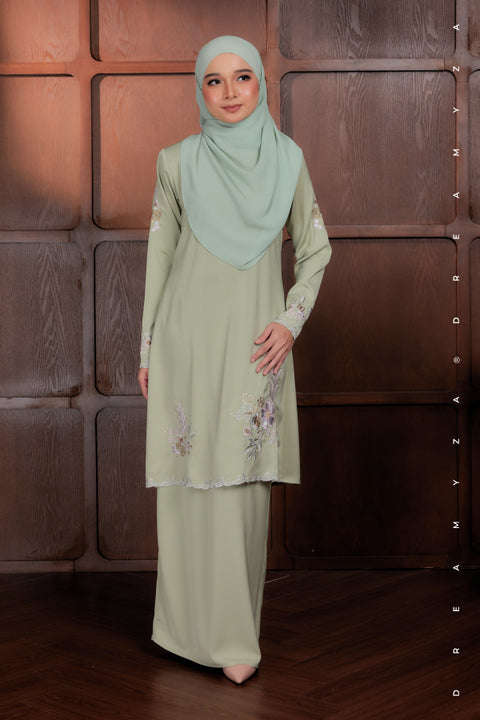 Elysian Bloom Embroidered Diamond Beads Riau Modern Kurung (PREORDER)