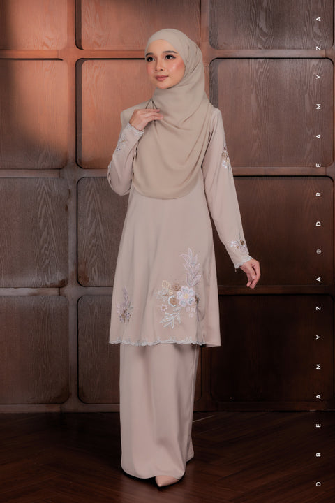 Elysian Bloom Embroidered Diamond Beads Riau Modern Kurung (PREORDER)