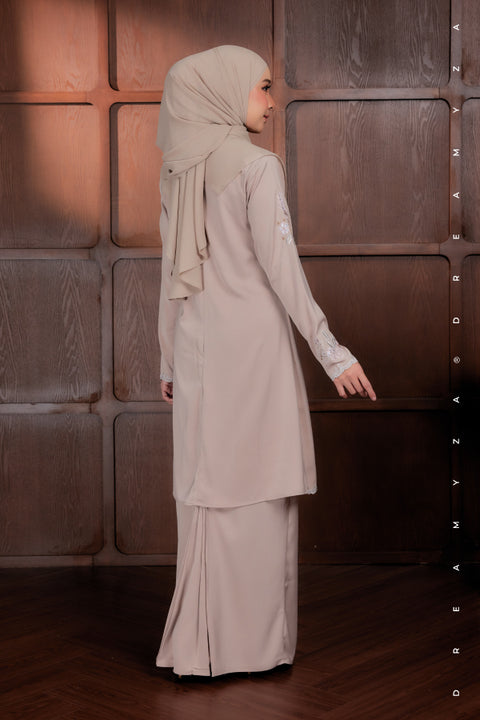 Elysian Bloom Embroidered Diamond Beads Riau Modern Kurung (PREORDER)