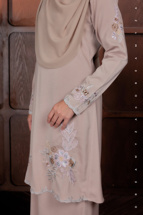 Elysian Bloom Embroidered Diamond Beads Riau Modern Kurung (PREORDER)
