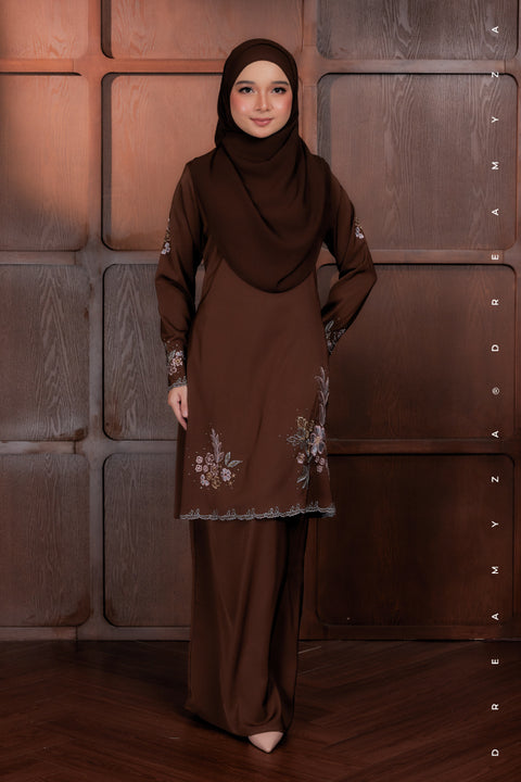 Elysian Bloom Embroidered Diamond Beads Riau Modern Kurung (PREORDER)