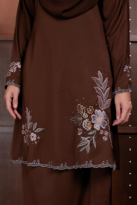Elysian Bloom Embroidered Diamond Beads Riau Modern Kurung (PREORDER)