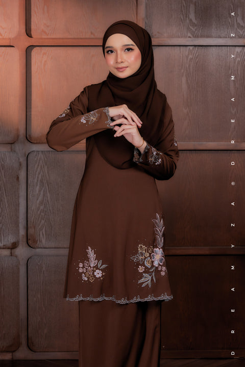 Elysian Bloom Embroidered Diamond Beads Riau Modern Kurung (PREORDER)