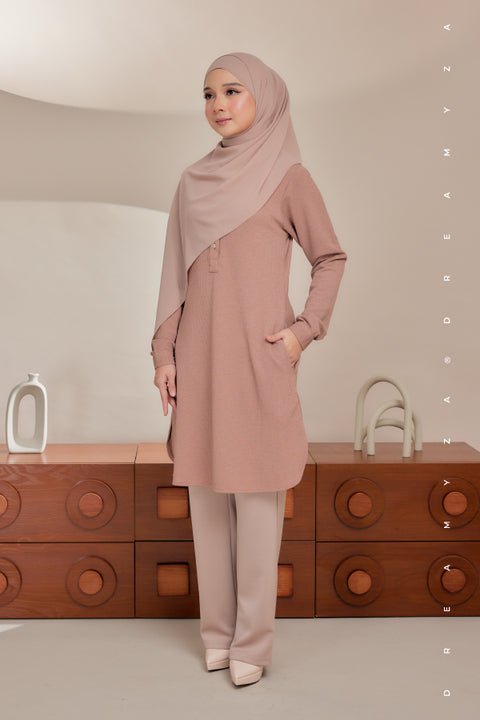 Lana Ironless PolyCotton Knitted Long Top Blouse