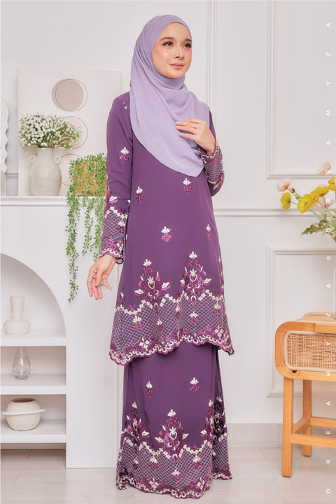 Raisya Flowers Embroidered Sulam Chiffon Baju Kurung Moden.