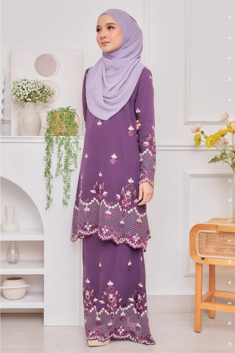 Raisya Flowers Embroidered Sulam Chiffon Baju Kurung Moden.