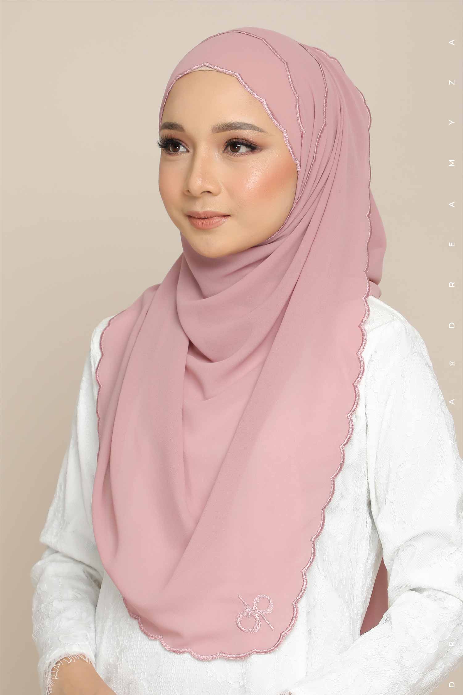 Mekar Sulam Scallop Shawl/Veil