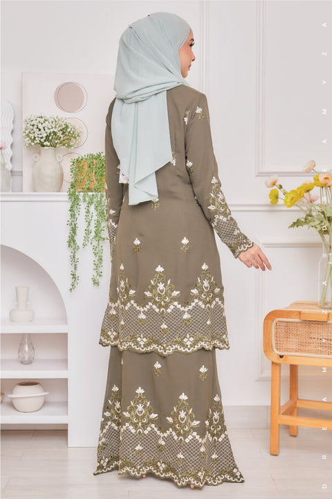 Raisya Flowers Embroidered Sulam Chiffon Baju Kurung Moden.