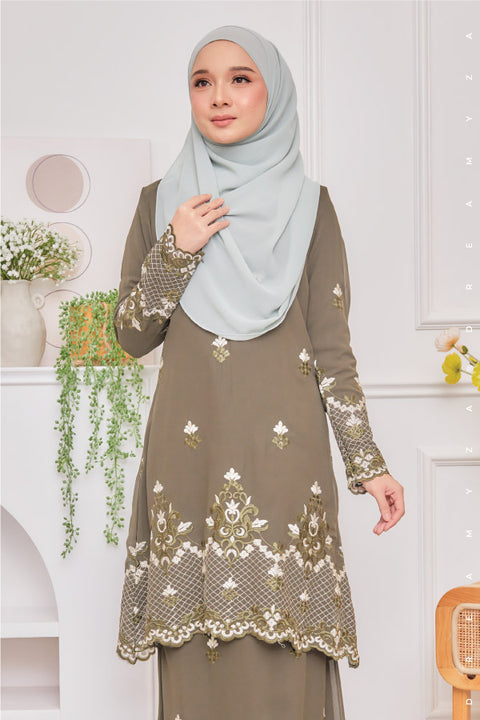 Raisya Flowers Embroidered Sulam Chiffon Baju Kurung Moden.