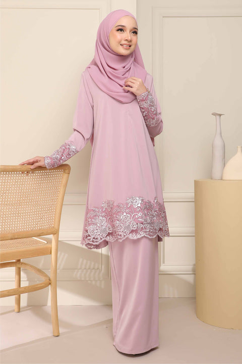 Baju Kurung Dewi Riau Embroidered Border Lace