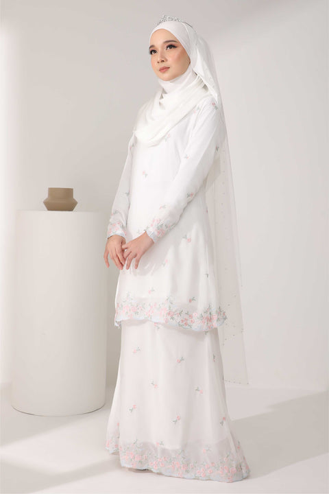 Baju Kurung Tunang White Kirana