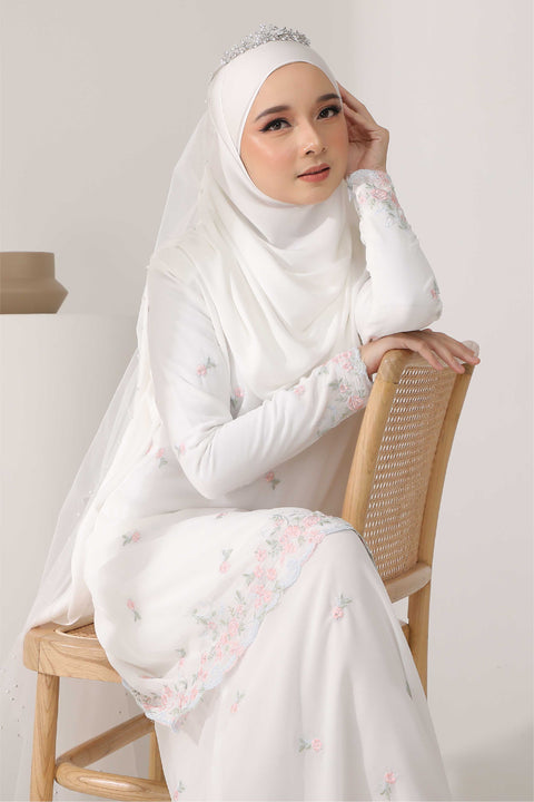 Baju Kurung Tunang White Kirana