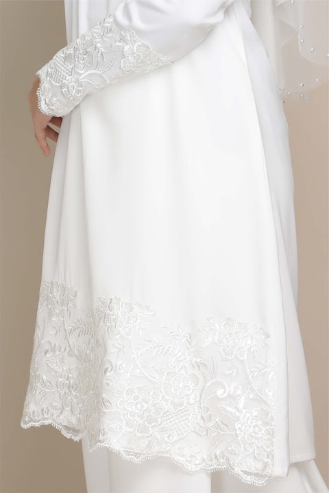 Baju Kurung Nikah White Dewi Riau Embroidered Border Lace