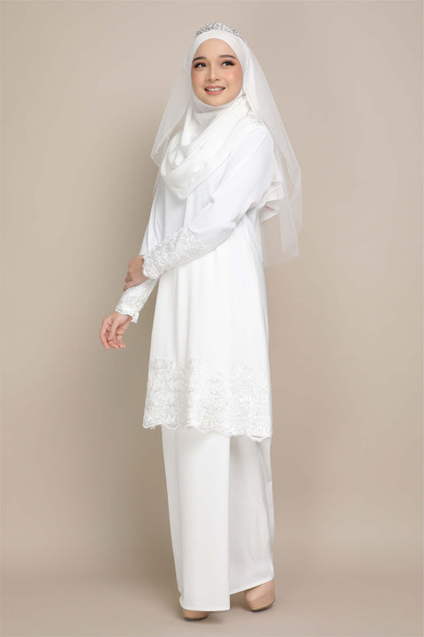 Baju Kurung Nikah White Dewi Riau Embroidered Border Lace